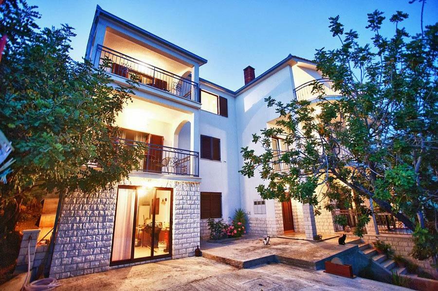 The Ana Apartments コミジャ エクステリア 写真